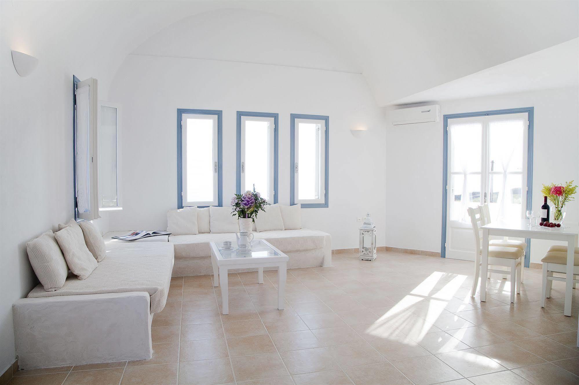אימרוביגלי Athiri Santorini Hotel מראה חיצוני תמונה